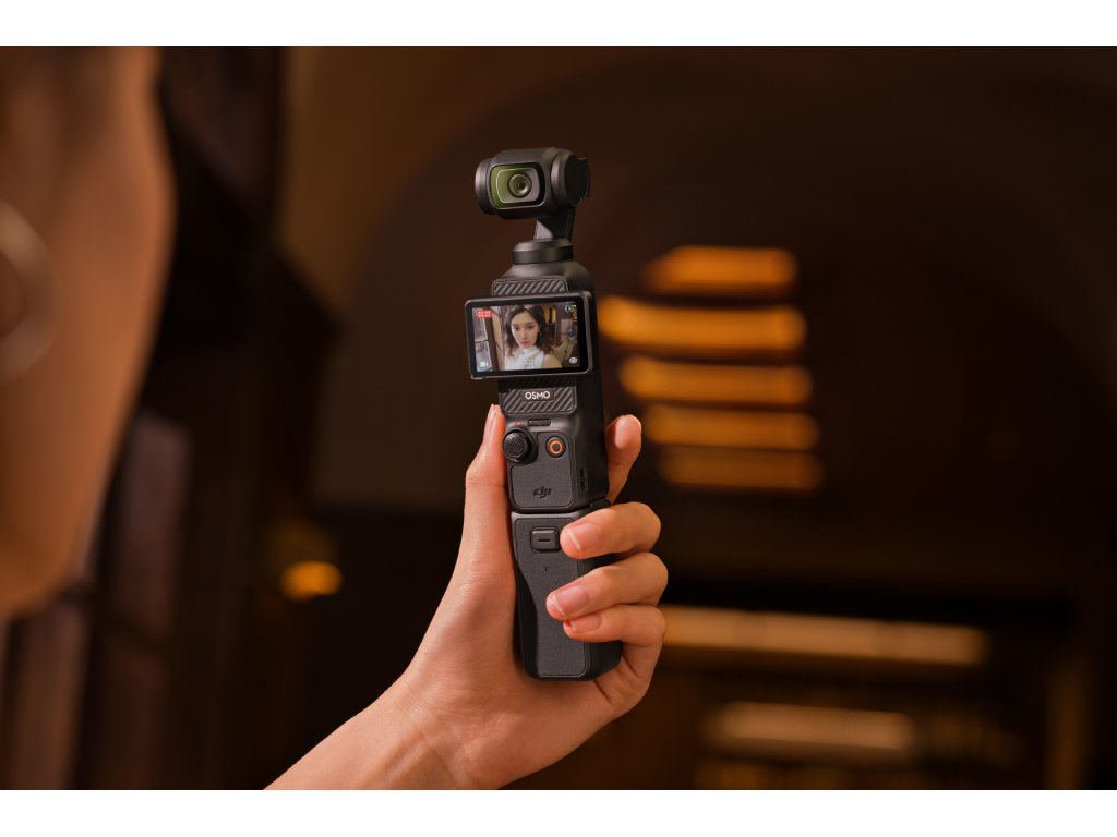 DJI Osmo Pocket 3 Battery Handle-built-in 950mAh battery, increase the operating time by approx. 62%