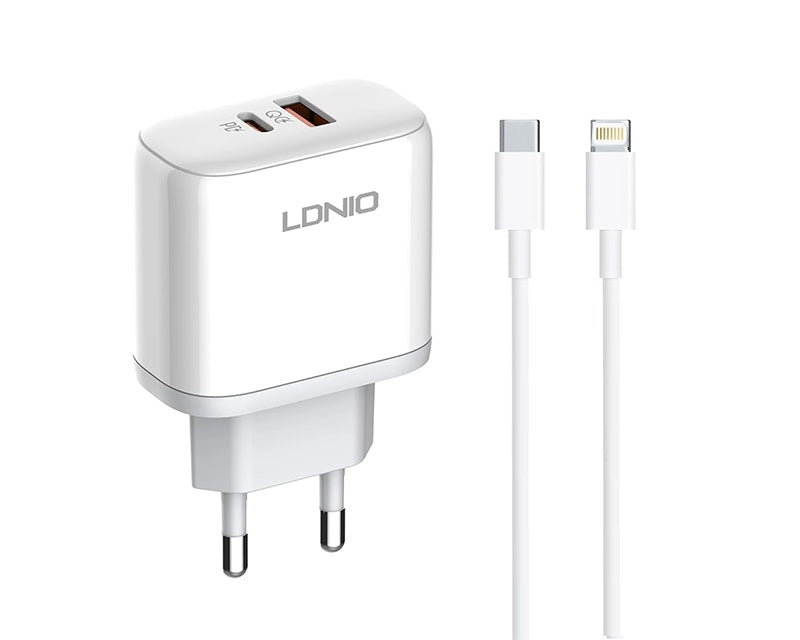A2526C 45W QC4.0 Dual USB-A - USB-C punjač beli + Tip-C na lightning kabl